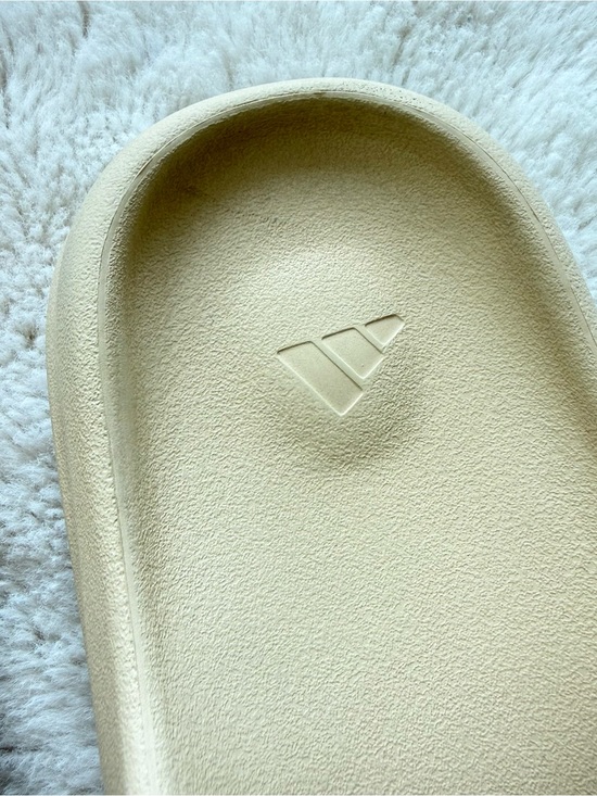 Yeezy slides unisex bone color size 7M Authentic main image 5